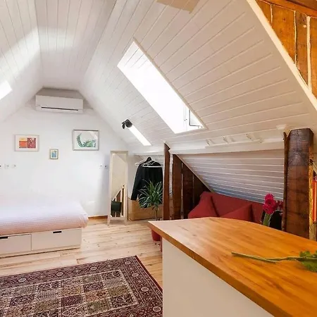 Charming Loft In Intendente דירה ליסבון