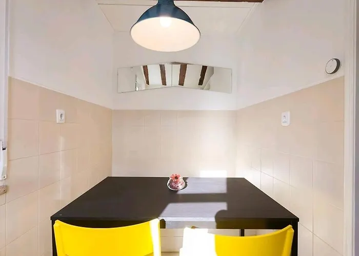 Charming Loft In Intendente דירה *